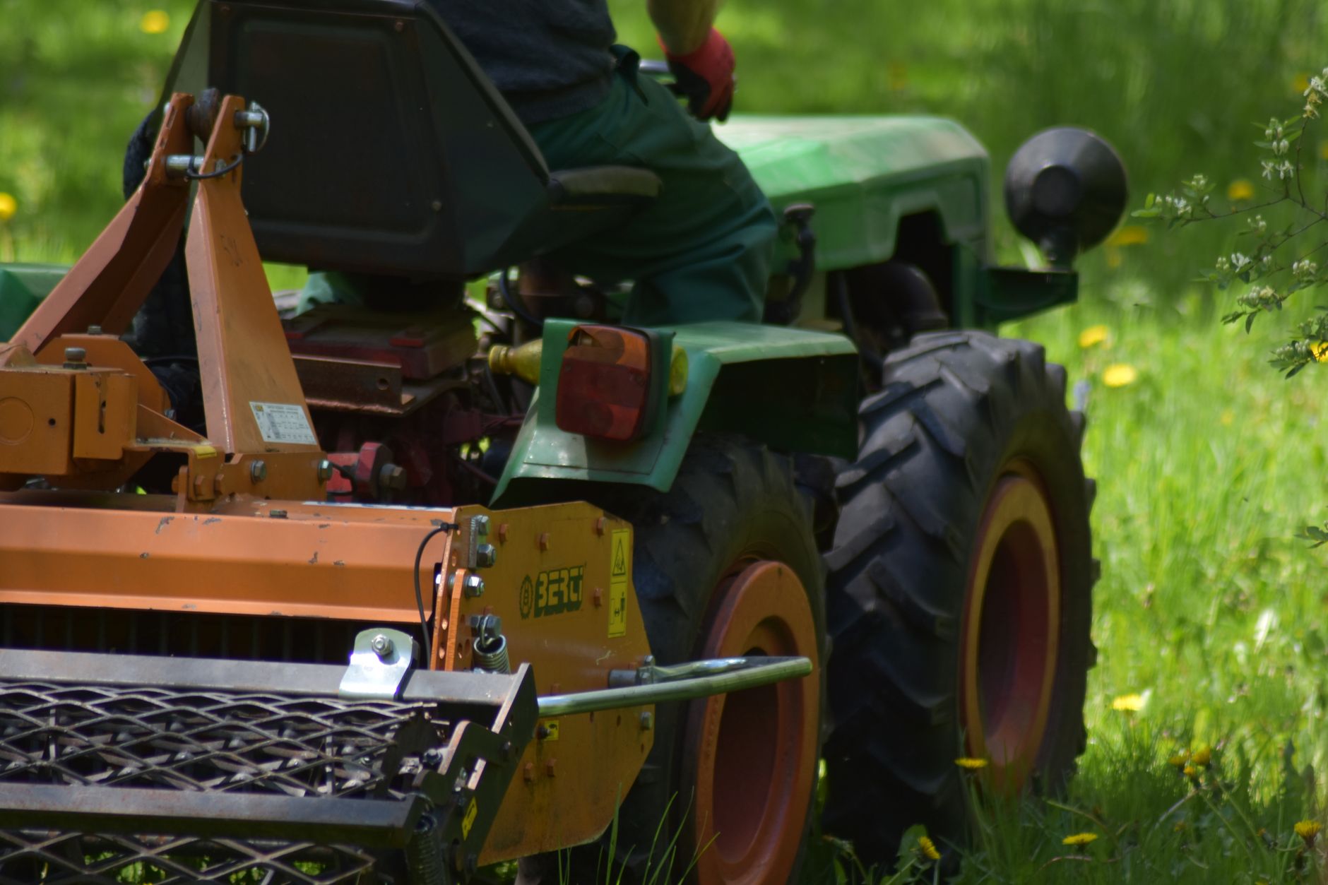 Trimming & Edging — GLC Lawn Care